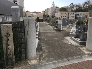南刀根山墓地