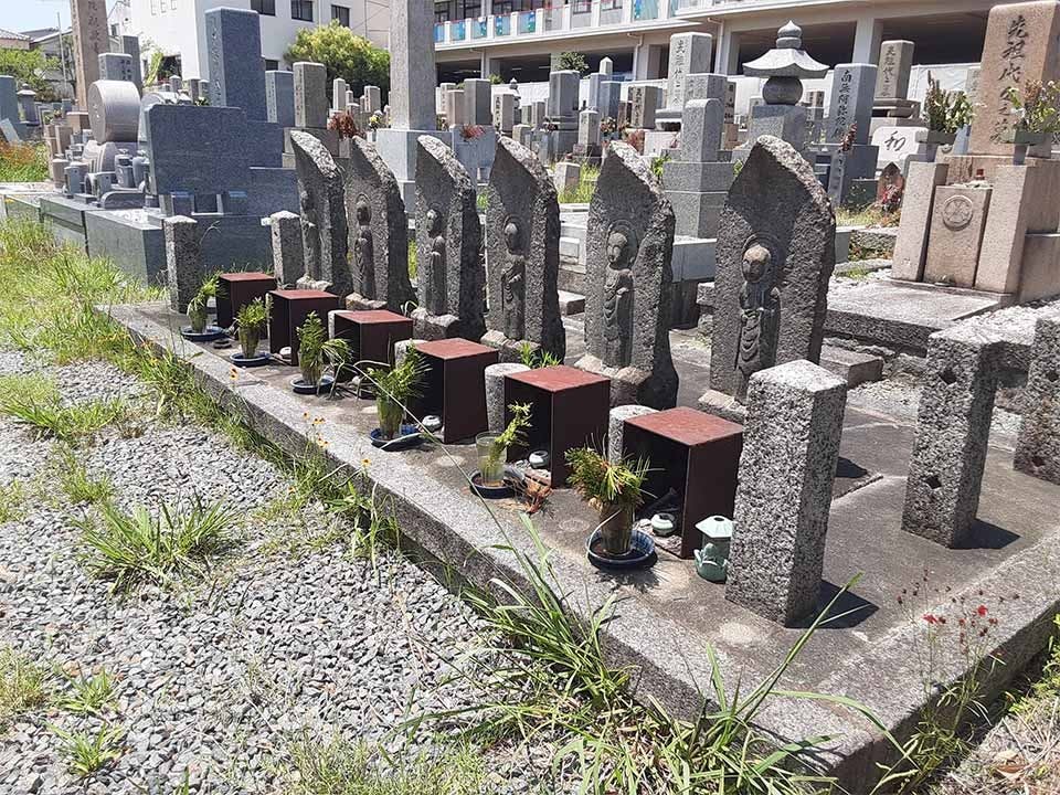 小路・寺内共同墓地