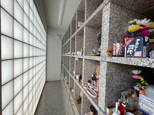 西部霊苑(永代供養付き納骨堂・一般墓)