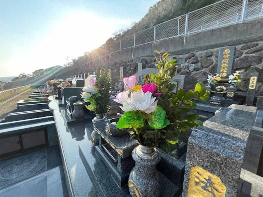 西部霊苑(永代供養付き納骨堂・一般墓)