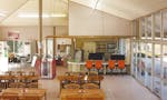 岡部霊園 管理棟には休憩スペースもあり、ゆっくりとお過ごしいただけます。