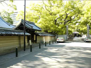 満願寺墓苑