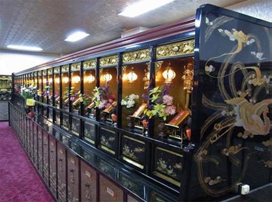 聞乗寺 御堂内墓地