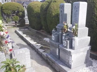 高槻広宣寺墓地