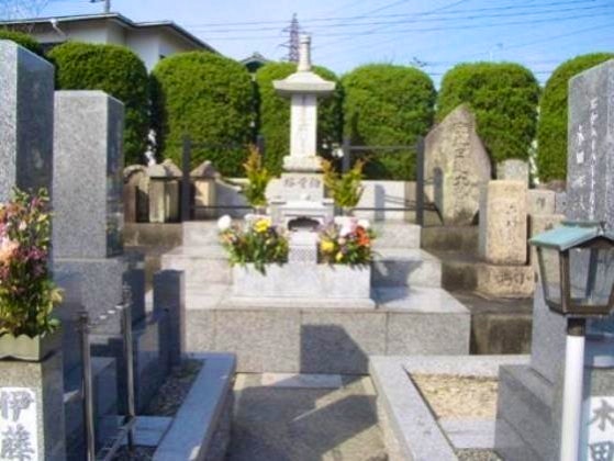 高槻広宣寺墓地