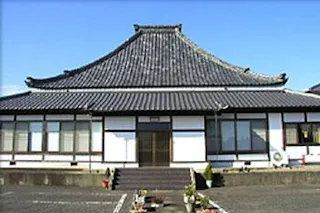 宝石寺墓苑
