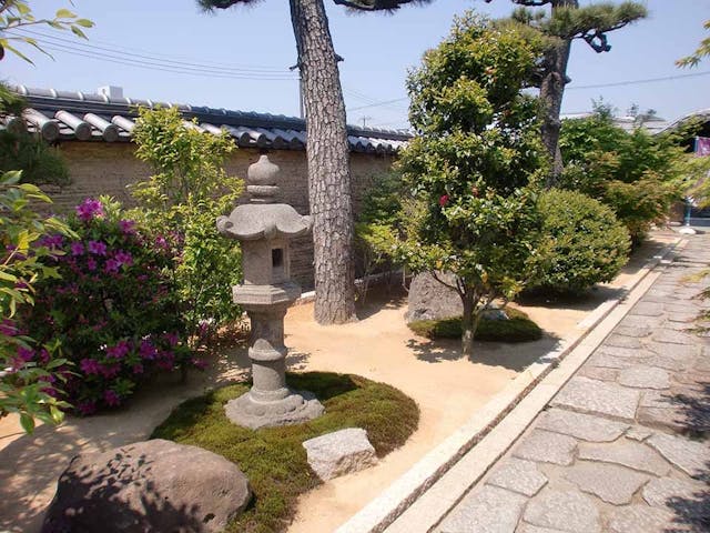 徳泉寺墓苑 （一般墓・永代供養墓）