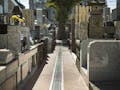 東漸寺 平成27年に整備された墓域通路。全面明るい色で舗装されており、水はけがとても良いです。