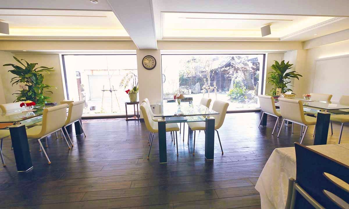 本郷赤門前霊園