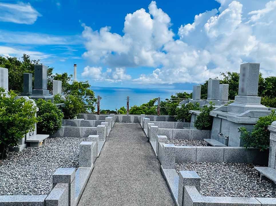 与那原洪済寺境内霊園(与那原町)の費用・販売中区画・口コミ【いいお墓】