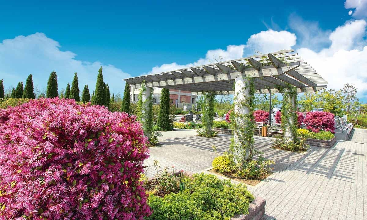 富士見メモリアルガーデン 永代供養墓「彩雲」 ガーデニング