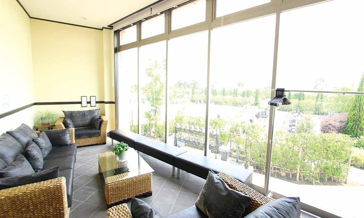 富士見メモリアルガーデン 永代供養墓「彩雲」 ロビー