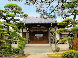 円照寺墓苑