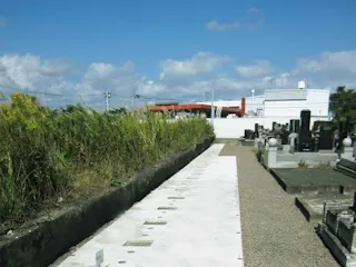 真福寺墓苑
