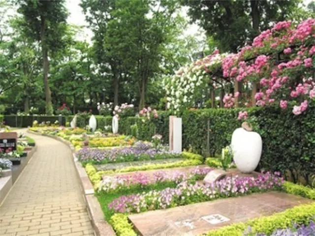 小平ふれあいパーク (ふれあいの碑  絆(夫婦墓）)