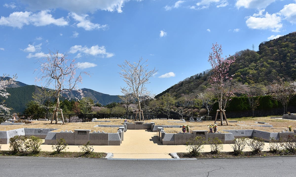 奥多摩霊園 家族永代供養「さくら」