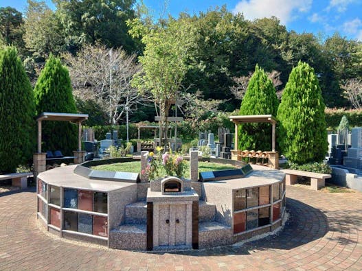 稲毛メモリアル萩の郷　樹木葬「萩の縁」