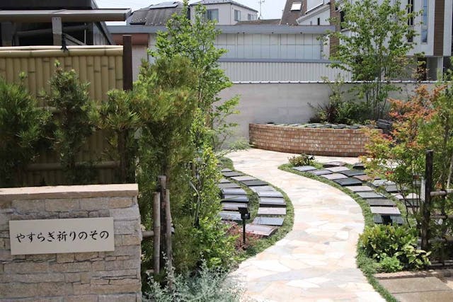 樹木葬・永代供養墓「やすらぎ祈りのその」