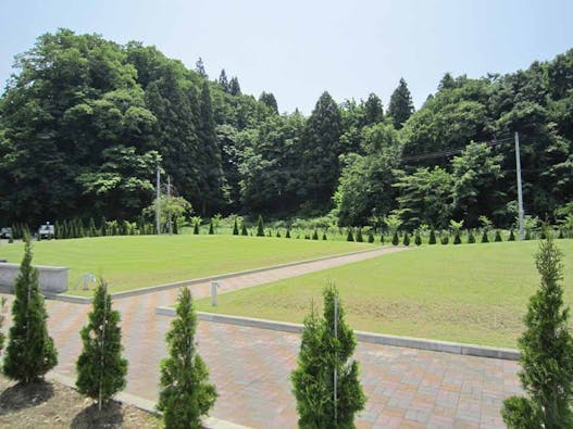 見附やすらぎ霊園