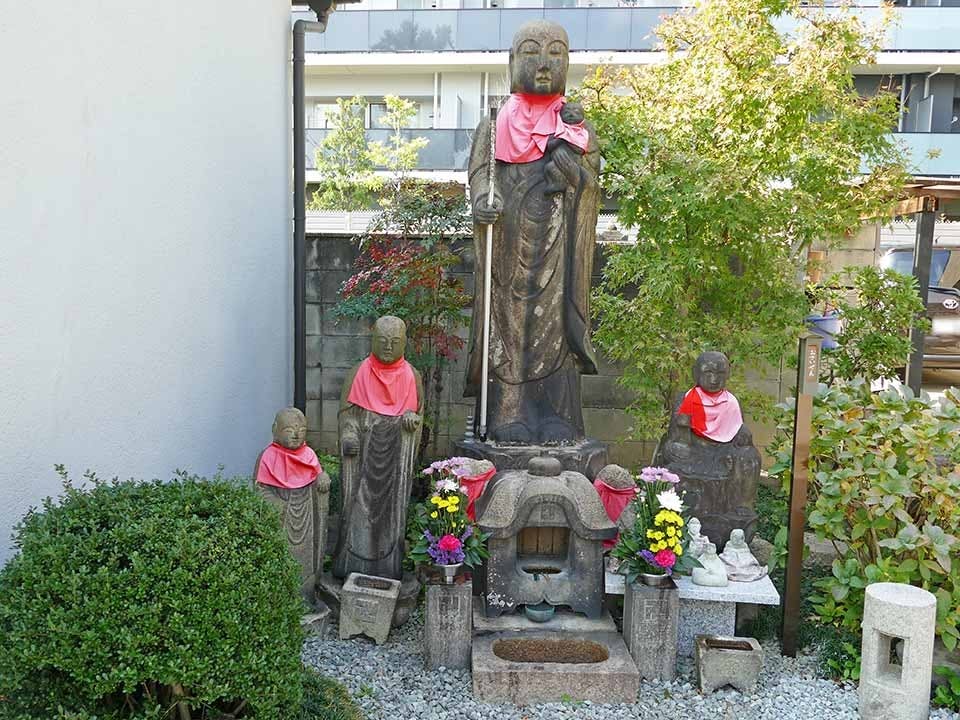 寳泉寺 永代合祀納骨廟「功徳苑」