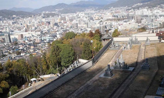 黄金山墓苑