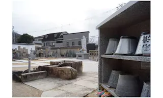 重願寺墓地
