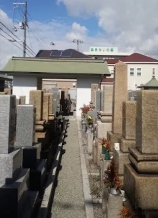 横堤墓地
