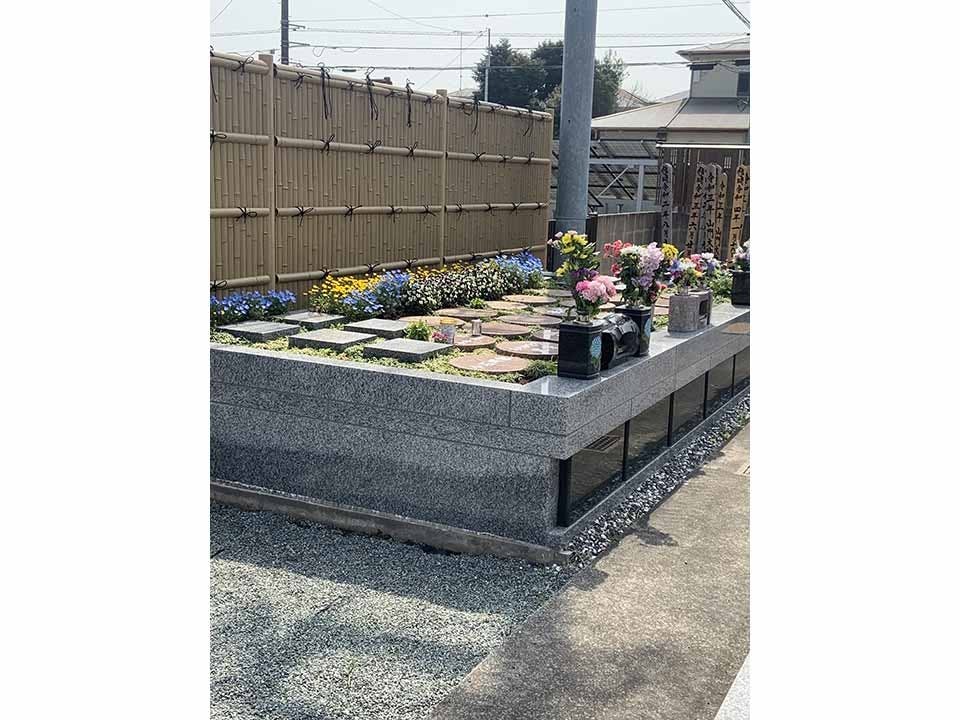 東学寺 一般墓・十三仏供養塔・花壇墓地