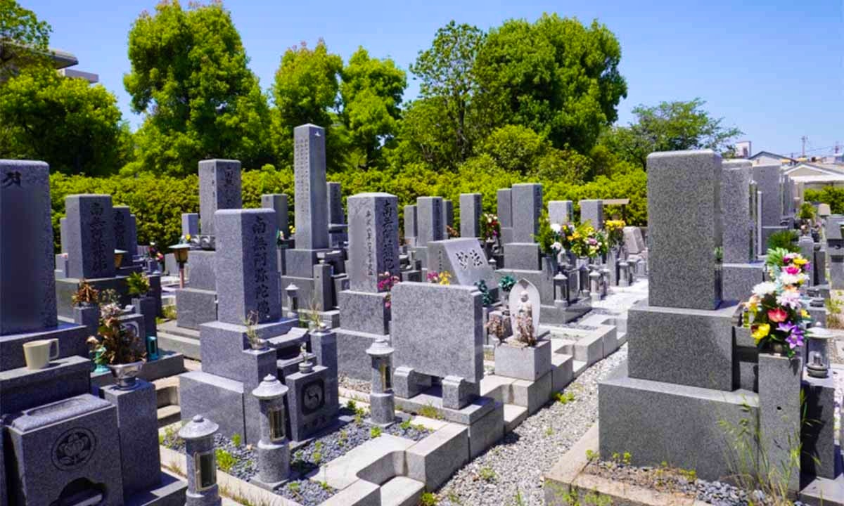 吹田市光明町墓地