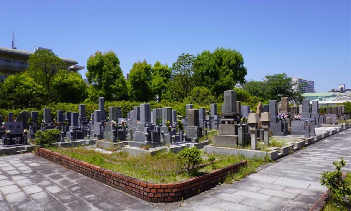 吹田市光明町墓地
