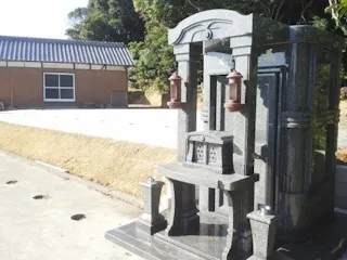 新法寺墓苑