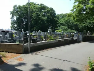 小曽根共同墓地