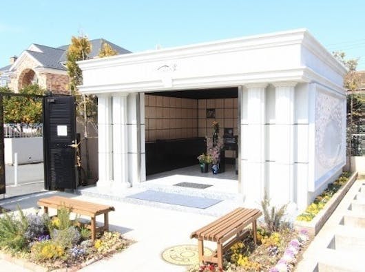 メモリアルガーデン三鷹 屋内永代供養墓「さくら堂」