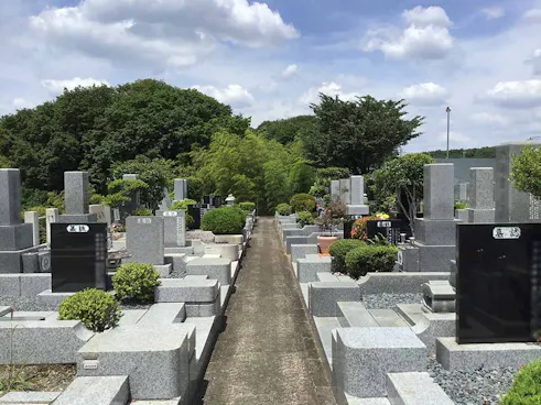 片倉聖地霊苑
