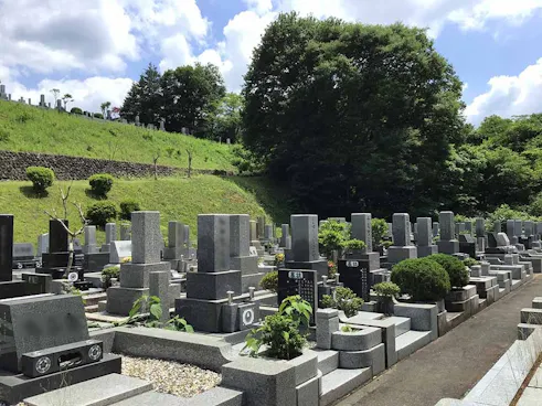 片倉聖地霊苑
