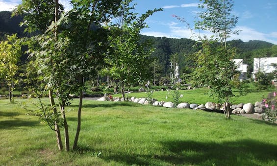 義仲メモリアルパーク(土に還る樹木葬)