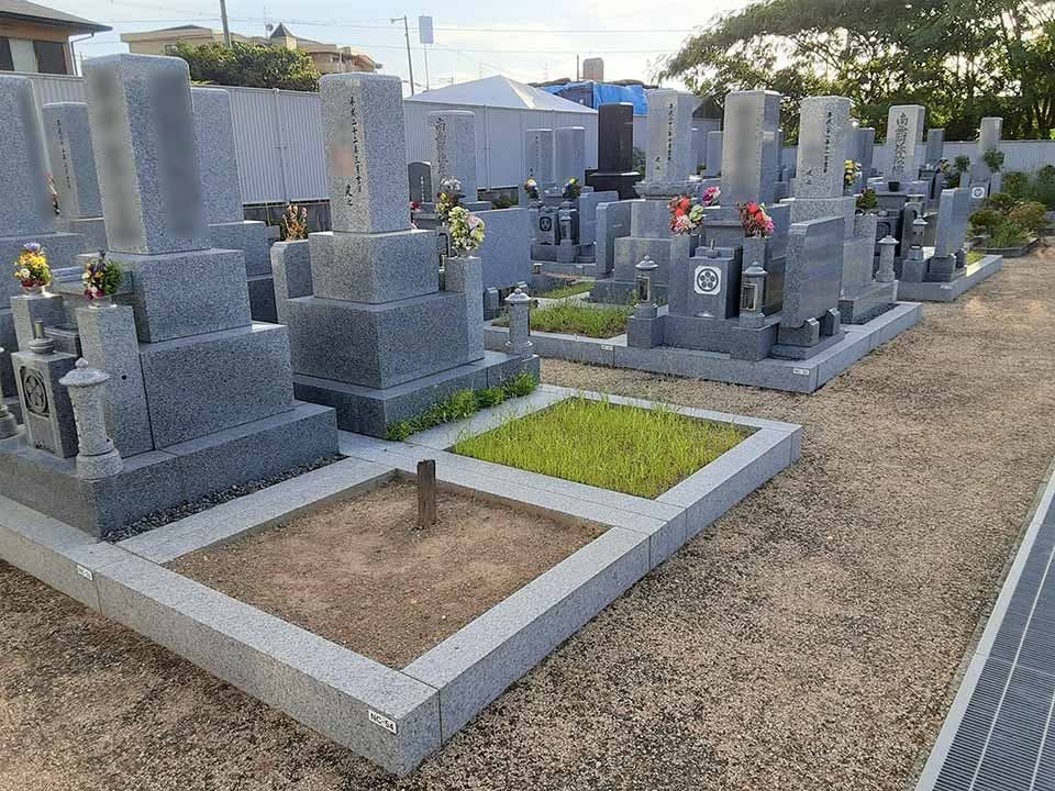 堀溝・新家墓地