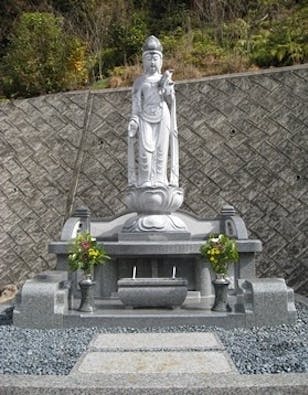 丸子山墓苑 永代供養合祀塔