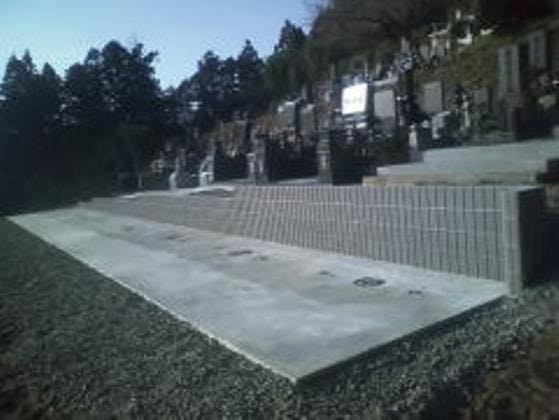 前谷寺墓地