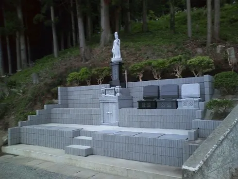 前谷寺墓地