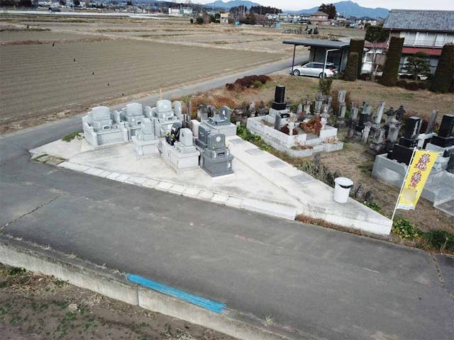 青梨子南共同墓地