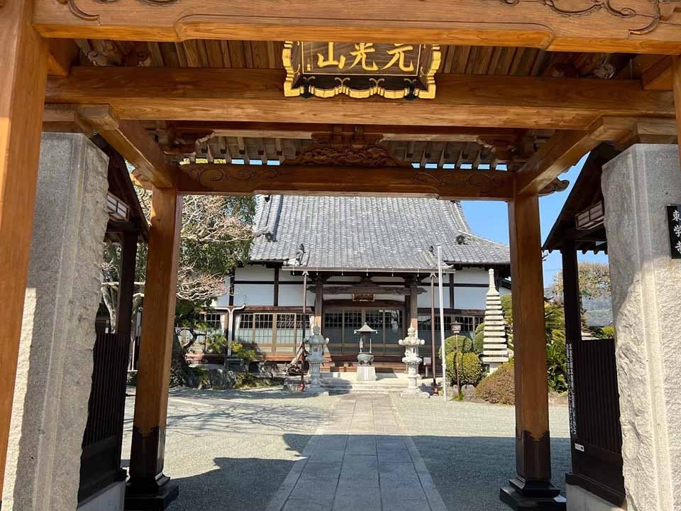 東学寺 のうこつぼ