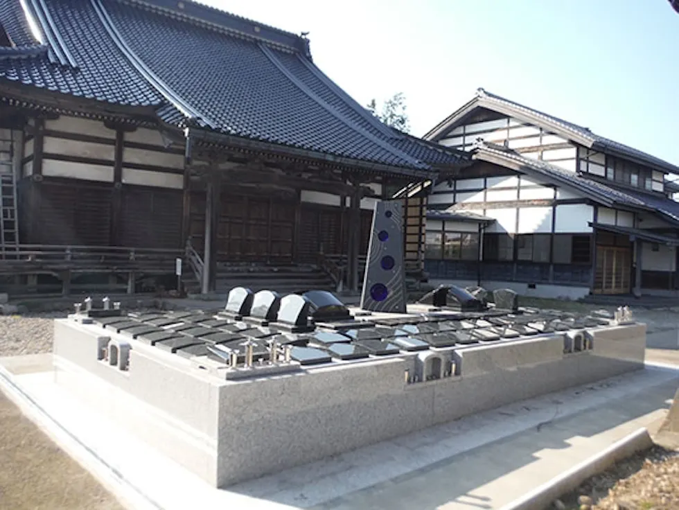 西方寺浄苑(砺波市)の霊園