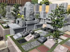 万福寺 屋外納骨堂・樹木葬墓地・一般墓(池田市)の納骨堂