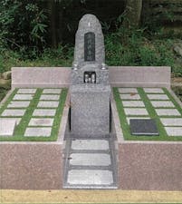 當麻寺墓苑 クリスタルガーデン・樹木葬の画像