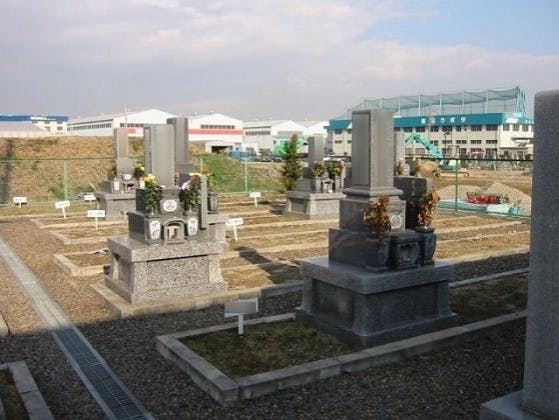 真宗顕真寺墓地