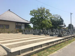 正願寺墓地