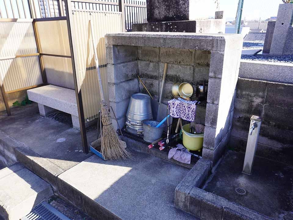 下穂積共同墓地