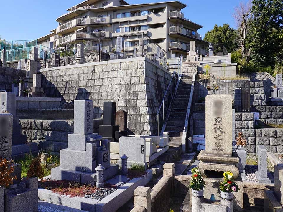 下穂積共同墓地