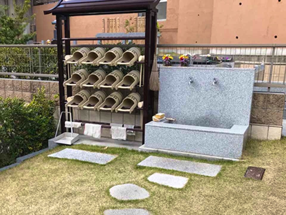 日曜寺愛染墓苑